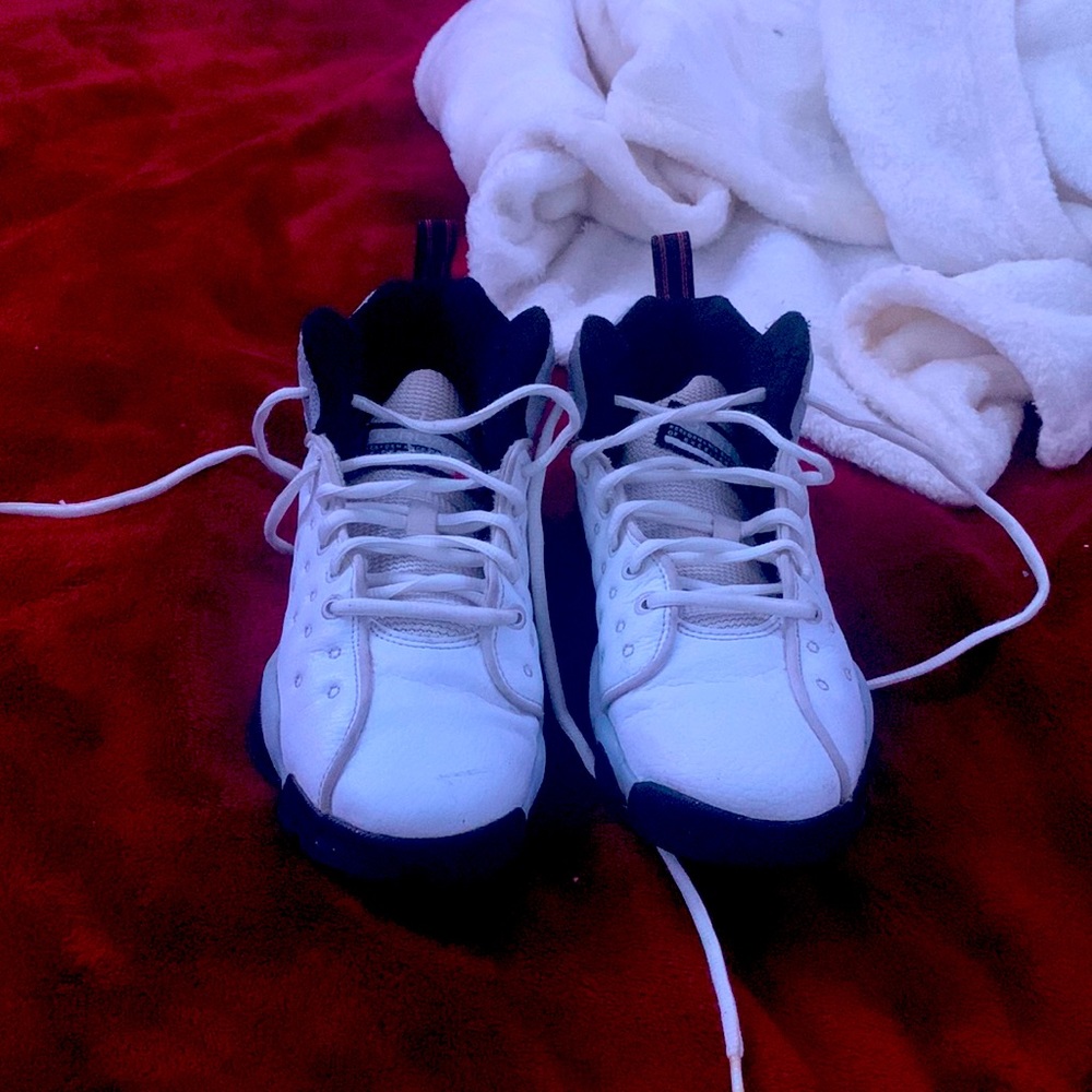 Selling black,gray, and white jordans